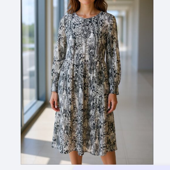 Bassler Women's Midi Shift Dress Size Medium Animal Print Modest Long Sleeves - Picture 1 of 5